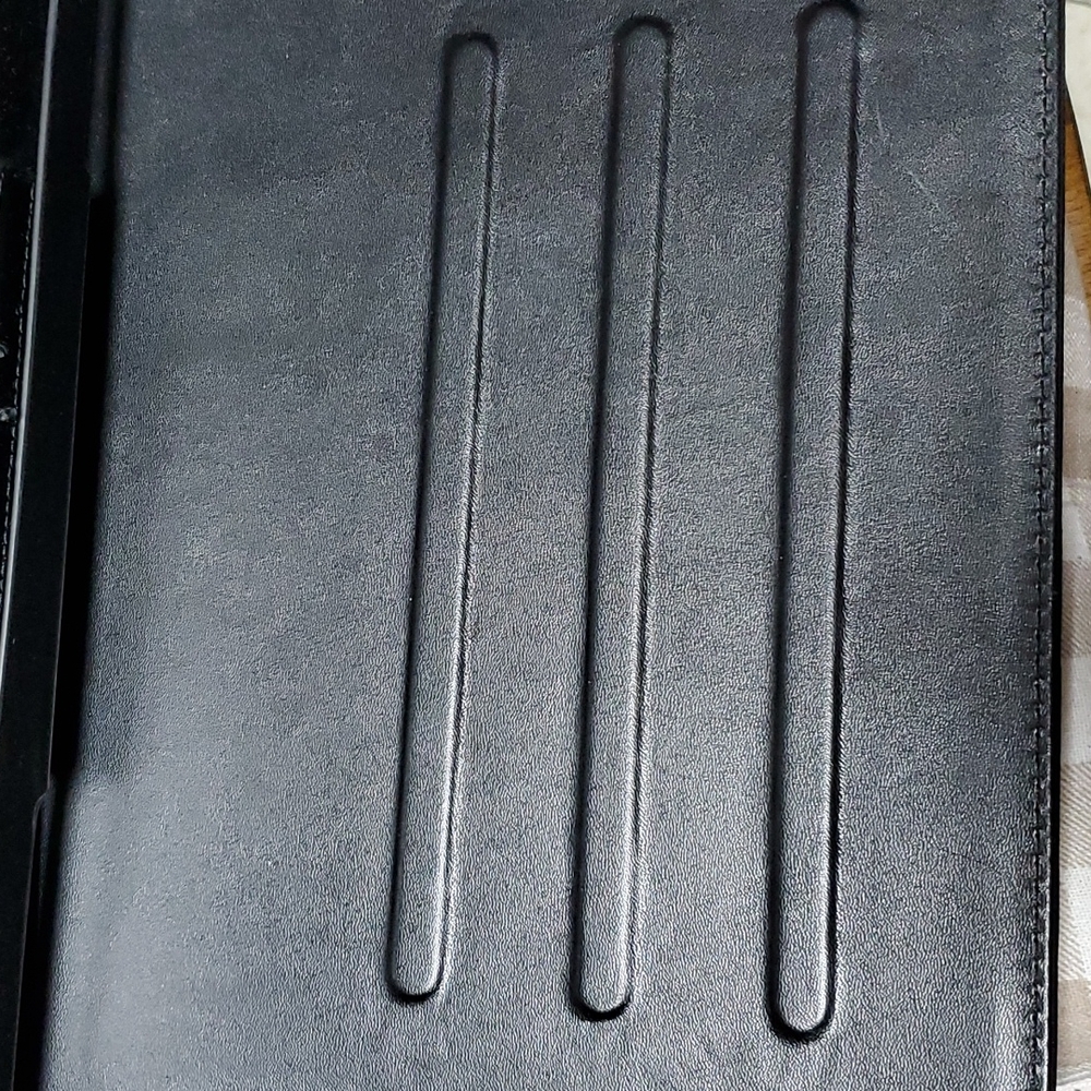 Marc Jacobs large iPad case - Picture 10 of 10
